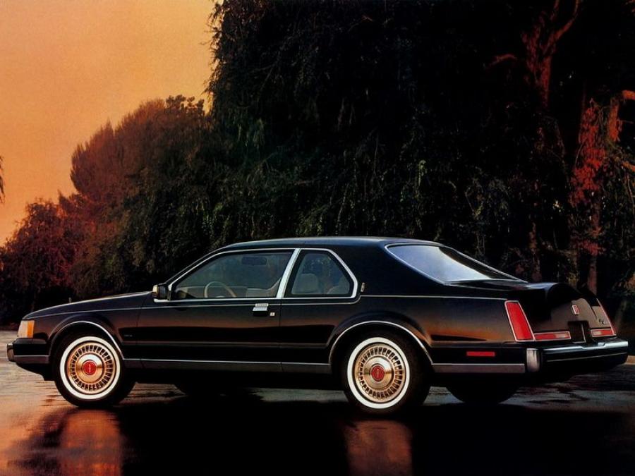  Lincoln Mark VII 1984 года  (фото 2 из 10)